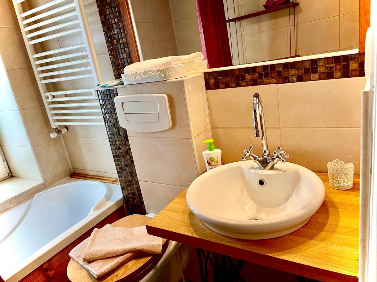 Apartament Rustic In Centrul Istoric Appartement Braşov Buitenkant foto