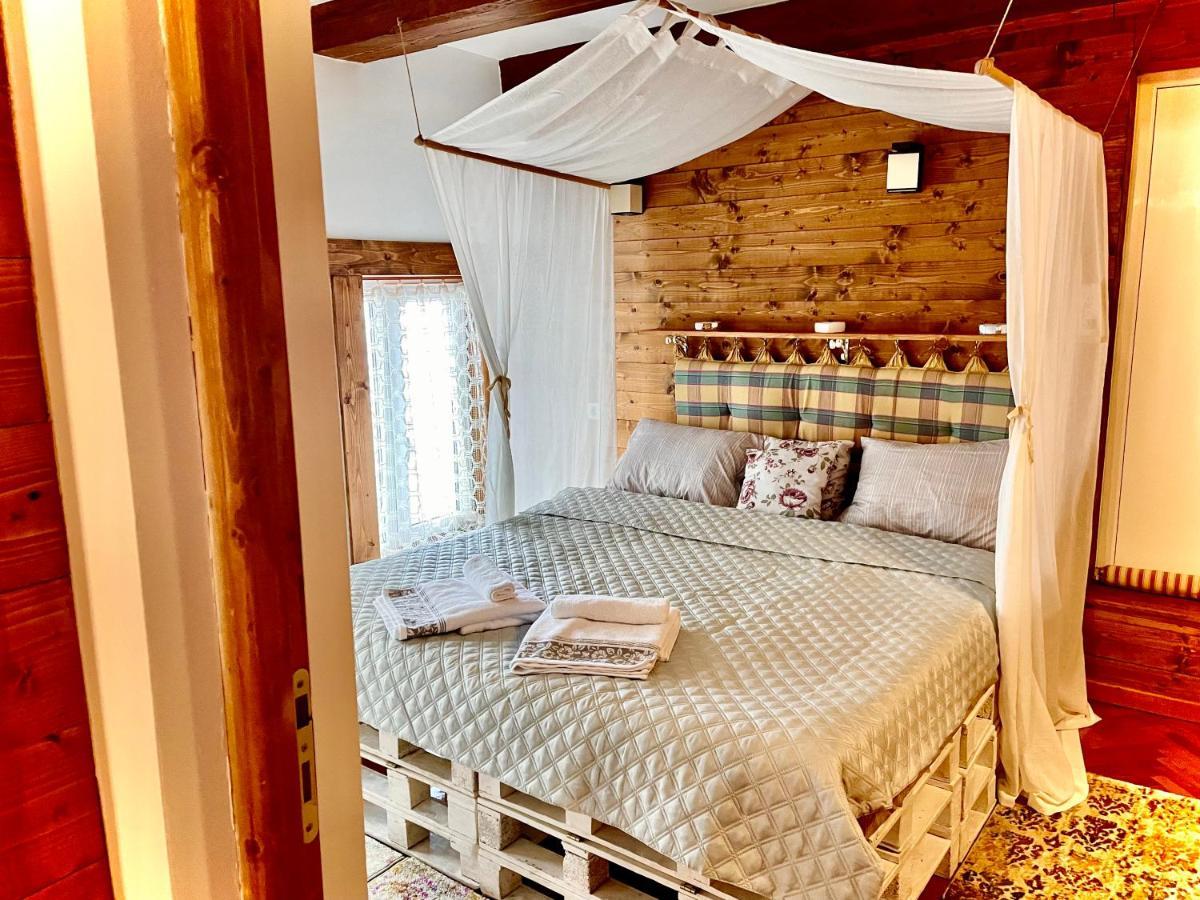 Apartament Rustic In Centrul Istoric Appartement Braşov Buitenkant foto